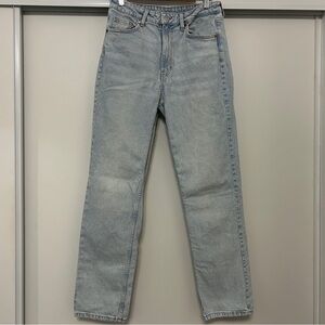 H&M Women's Light Blue High Rise Jeans